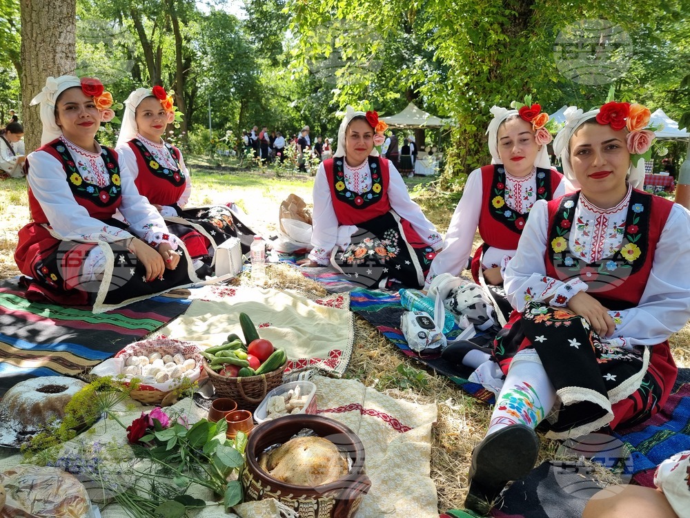 Село Генерал Инзово - Фестивал на носията и традициите