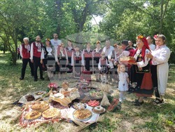 Село Генерал Инзово - Фестивал на носията и традициите