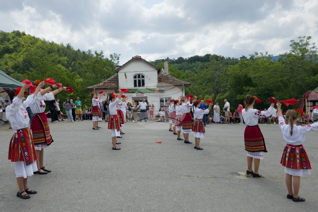 Село Праужда - "Слънчева Праужда" - фолклорен фестивал