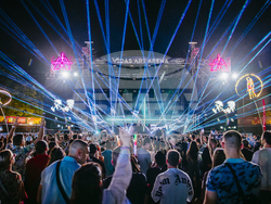 Първи ден на фестивала Aura в София. Снимки: Стефан Петранов и Филип Станчев 