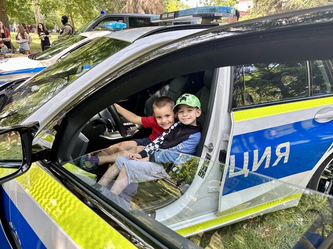 Община Русе: Събитието „Спорт и изкуство – път към независимост“ обедини ученици, родители и институции около темата за превенцията