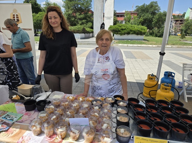 Ценители на автентичните ястия се събраха на втория кулинарен фестивал "Вкусни плевенски гозби"