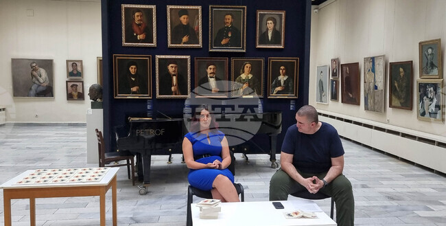 Пазарджик - Гергана Куртакова - "Молекули любов" - книга