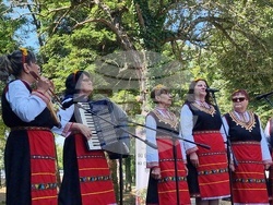 Село Баня - "По Еньовден на събор край Тунджа" - празник