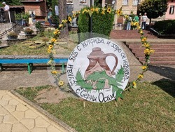 Троян - село Черни Осъм - празник „Чукан боб с коприва и хоро се извива“