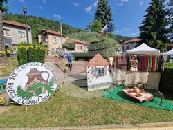 Троян - село Черни Осъм - празник „Чукан боб с коприва и хоро се извива“