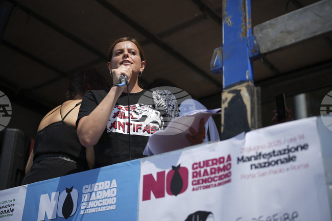 Италианската евродепутатка Илария Салис е била подложена на превантивна полицейска проверка в Рим