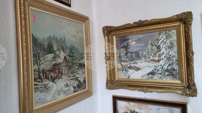 Благотворителна изложба на гоблени откриха в родопското село Момчиловци