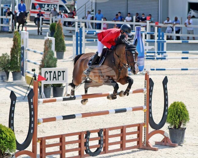 Българи, румънци и гърци записаха победи на Световната купа по конен спорт край Пловдив