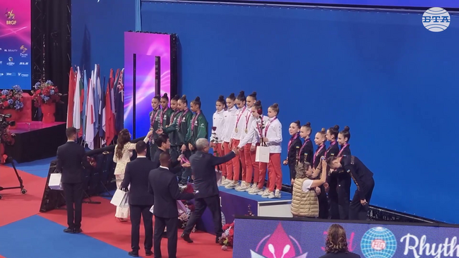 Два златни медала за България в многобоя при ансамблите и в отборната надпревара на Световното първенство по художествена гимнастика за девойки в София