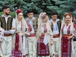 Румъния - Букурещ - „Музика и традиции“ - фестивал - народни носии