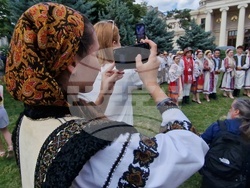 Румъния - Букурещ - „Музика и традиции“ - фестивал - народни носии