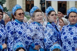 Румъния - Букурещ - „Музика и традиции“ - фестивал - народни носии