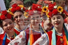 Румъния - Букурещ - „Музика и традиции“ - фестивал - народни носии