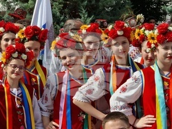 Румъния - Букурещ - „Музика и традиции“ - фестивал - народни носии