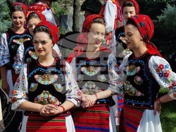 Румъния - Букурещ - „Музика и традиции“ - фестивал - народни носии