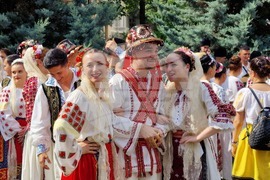 Румъния - Букурещ - „Музика и традиции“ - фестивал - народни носии