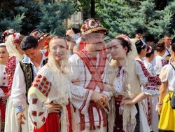 Румъния - Букурещ - „Музика и традиции“ - фестивал - народни носии