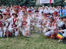 Румъния - Букурещ - „Музика и традиции“ - фестивал - народни носии