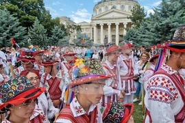 Румъния - Букурещ - „Музика и традиции“ - фестивал - народни носии