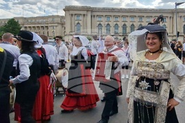 Румъния - Букурещ - „Музика и традиции“ - фестивал - народни носии