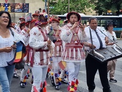 Румъния - Букурещ - „Музика и традиции“ - фестивал - народни носии