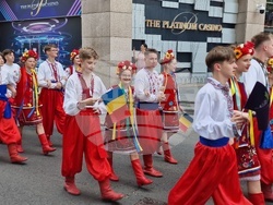 Румъния - Букурещ - „Музика и традиции“ - фестивал - народни носии