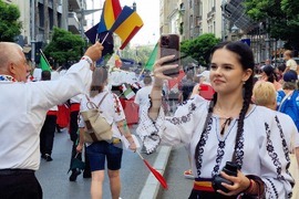 Румъния - Букурещ - „Музика и традиции“ - фестивал - народни носии