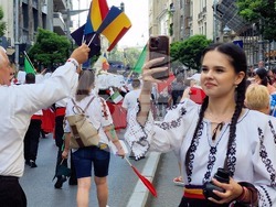 Румъния - Букурещ - „Музика и традиции“ - фестивал - народни носии