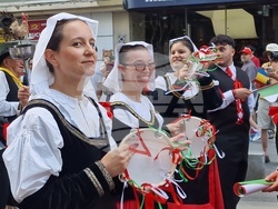 Румъния - Букурещ - „Музика и традиции“ - фестивал - народни носии