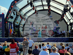 Румъния - Букурещ - „Музика и традиции“ - фестивал - народни носии