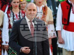 Несебър - Румен Радев - Фолклорен танцов ансамбъл "Отец Паисий" - Почетен знак