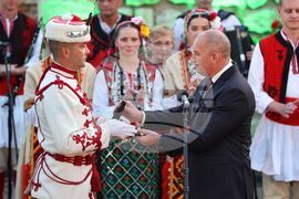 Несебър - Румен Радев - Фолклорен танцов ансамбъл "Отец Паисий" - Почетен знак