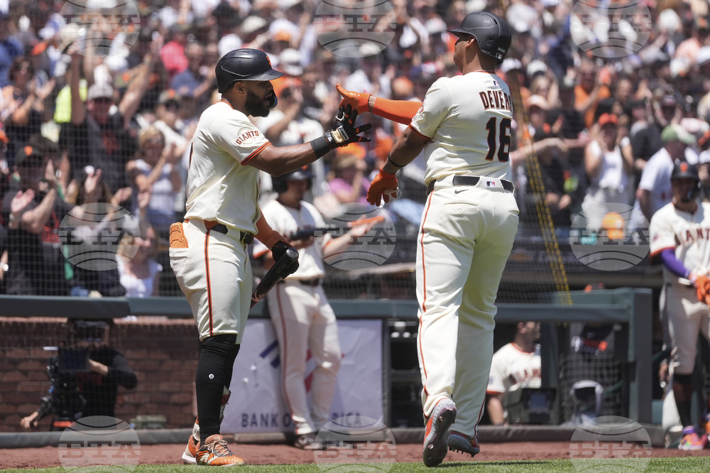 Red Sox Giants Baseball