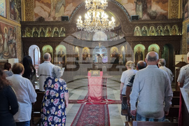 Търговище - храм „Св. Йоан Рилски“ - неделна служба