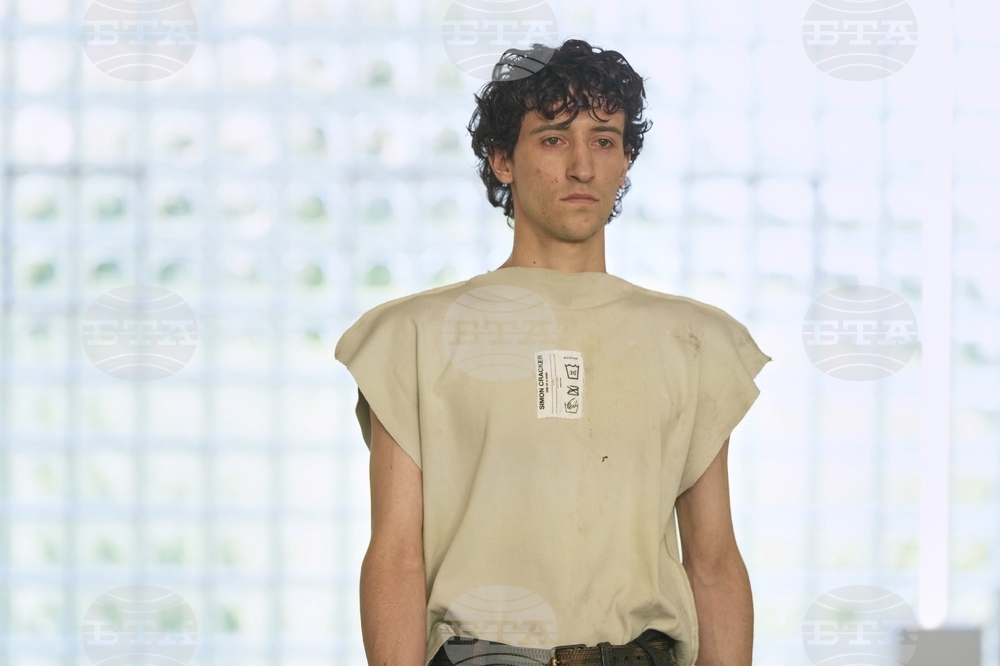 Italy Fashion S/S 26 Simon Cracker