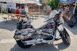 Село Бусинци - Виолета Иванова, българката, обиколила света с мотора си