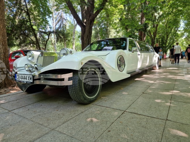 Перник - "Алея на класиката" - автомобилен ретро парад