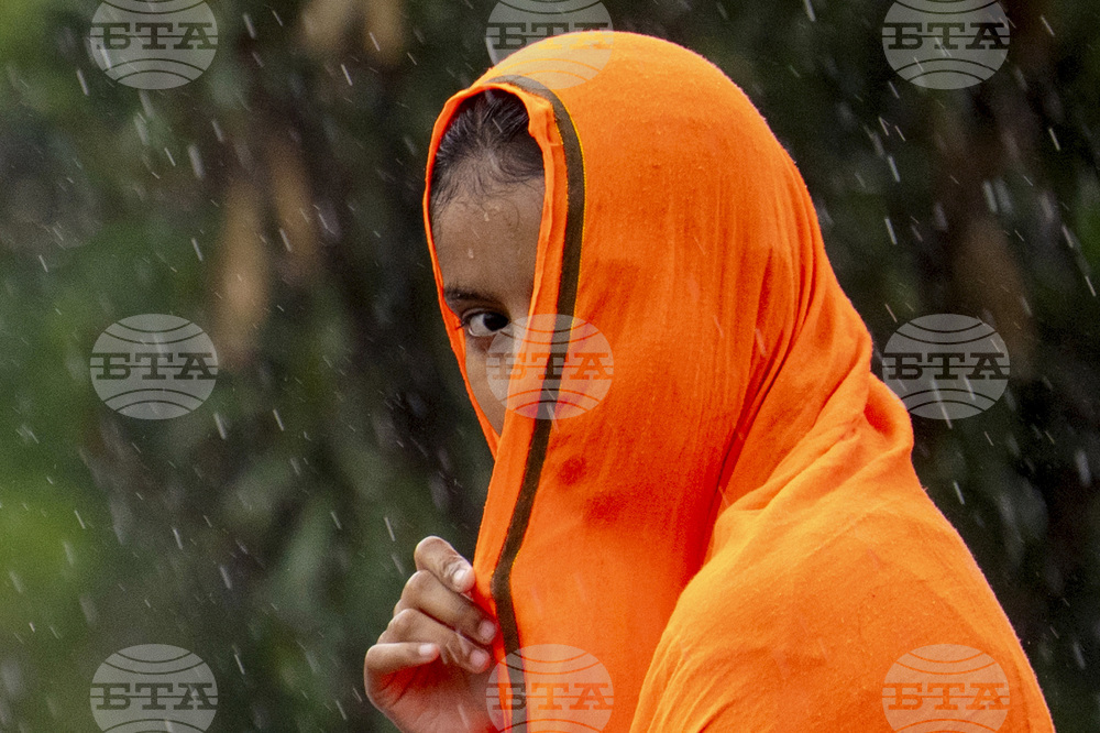 Случай на полиандрия в Индия породи буря в интернет