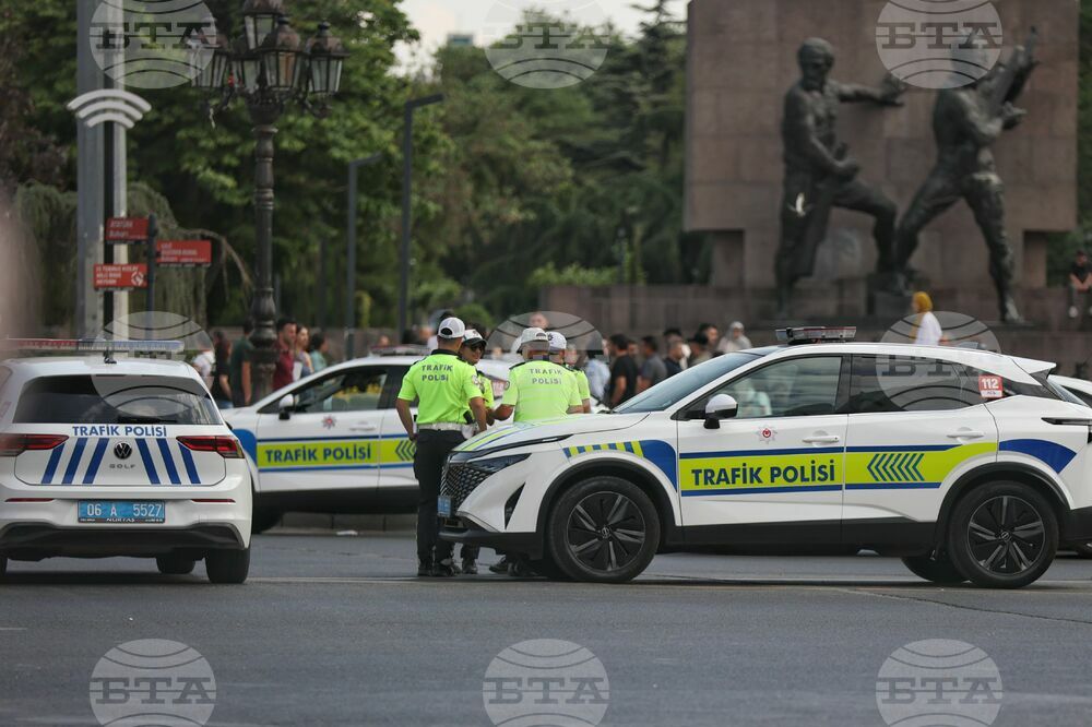 Още трима кметове от турската опозиция са задържани в рамките на разследване за корупция