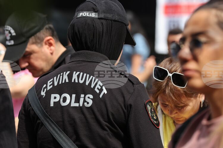 Nearly 500 Migrants, 19 Drug Traffickers Detained in Massive Operation Against Illegal Migration across Turkiye