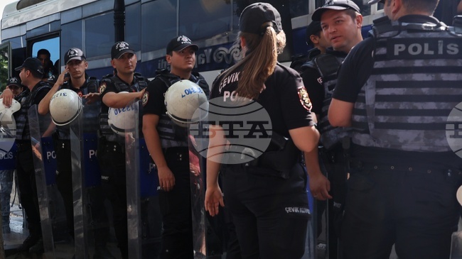 Нови арести в Турция в общини, управлявани от опозицията