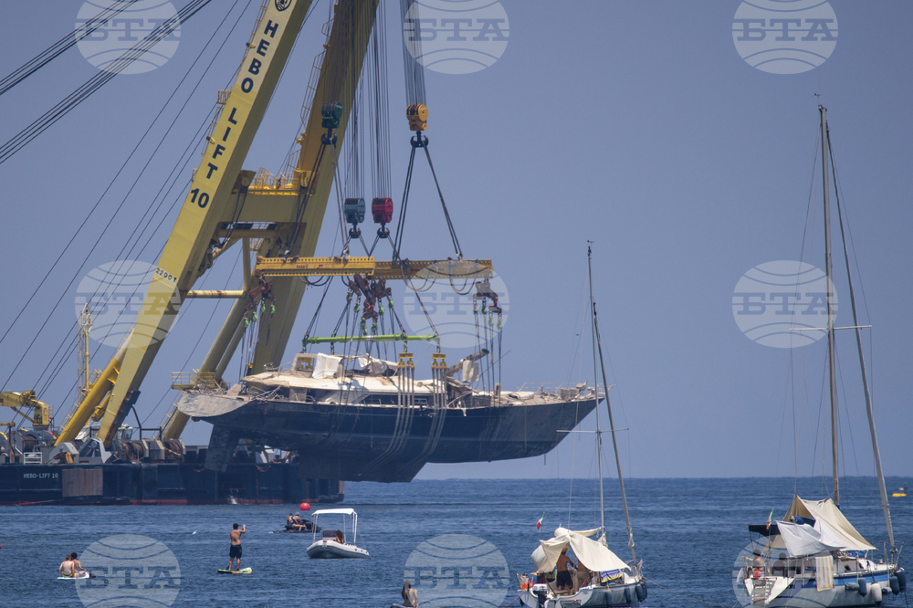 Italy Yacht Recovering