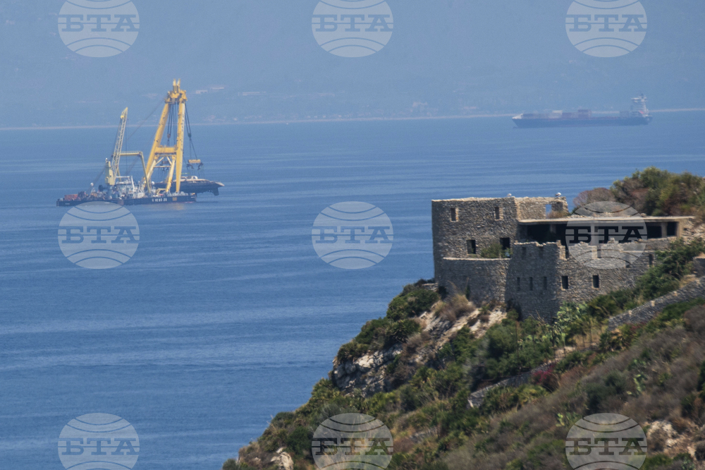 Italy Yacht Recovering