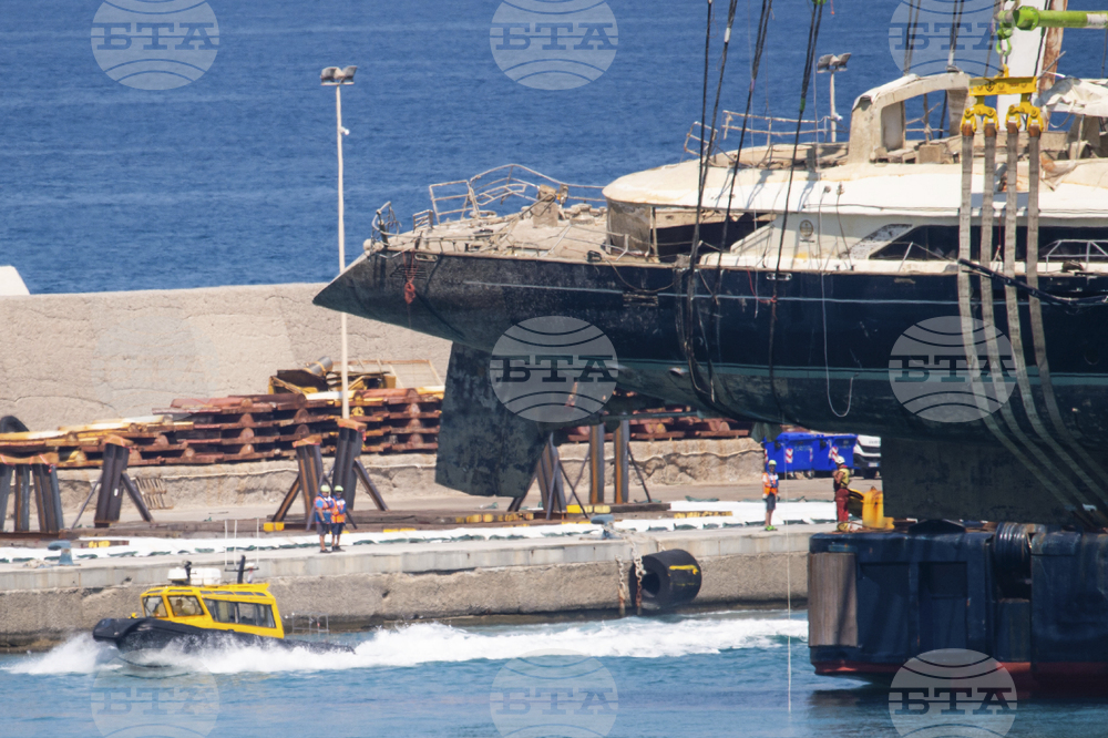 Italy Yacht Recovering
