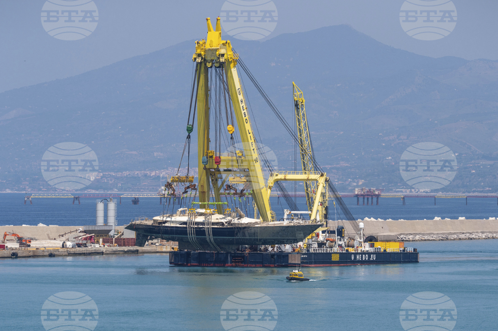 Italy Yacht Recovering
