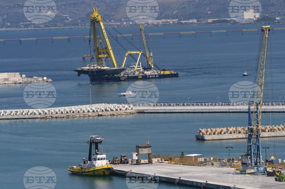 Italy Yacht Recovering