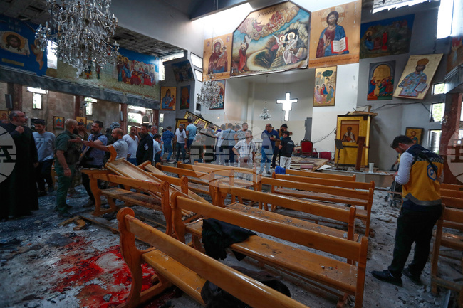 Броят на жертвите на самоубийствения атентат в християнска църква в Дамаск достигна 22 души