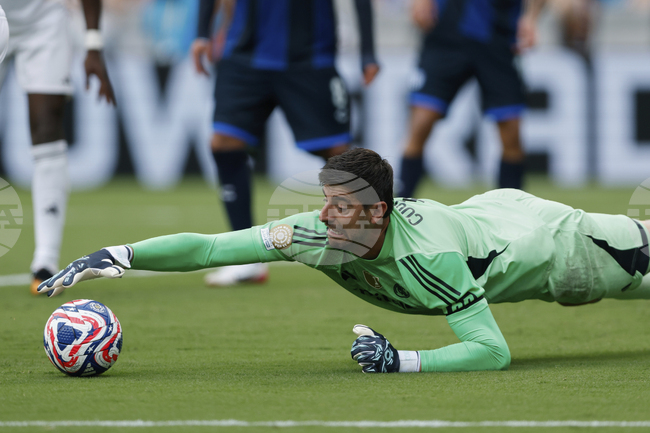 Вратарят на Реал Мадрид Тибо Куртоа заяви, че тренировките с Трент Александър-Арнолд на моменти са "кошмар" за него