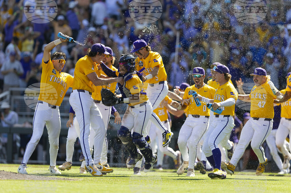 CWS Finals Baseball